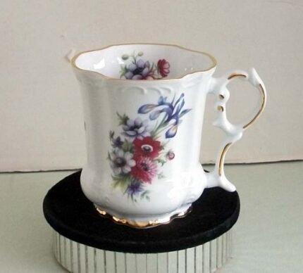 Iris Spray Victorian Mug